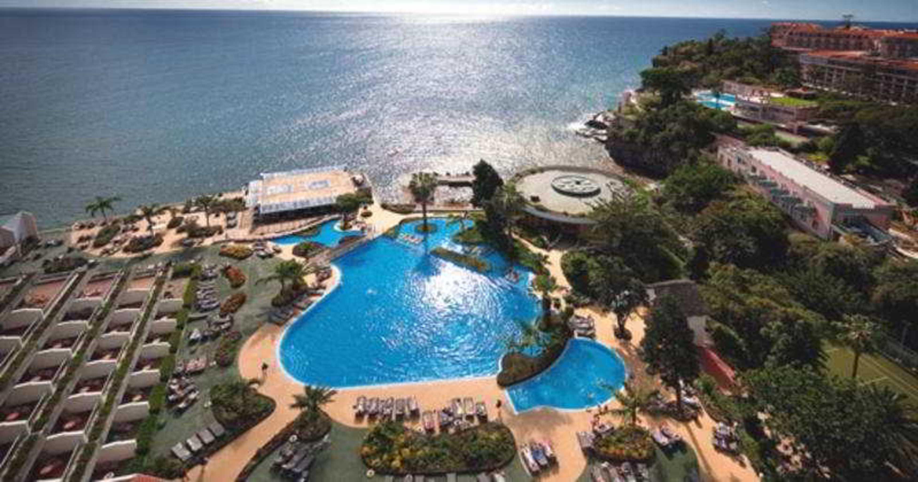 Pestana Carlton Madeira Ocean Resort Hotel Funchal  Exterior foto Aerial view of the resort