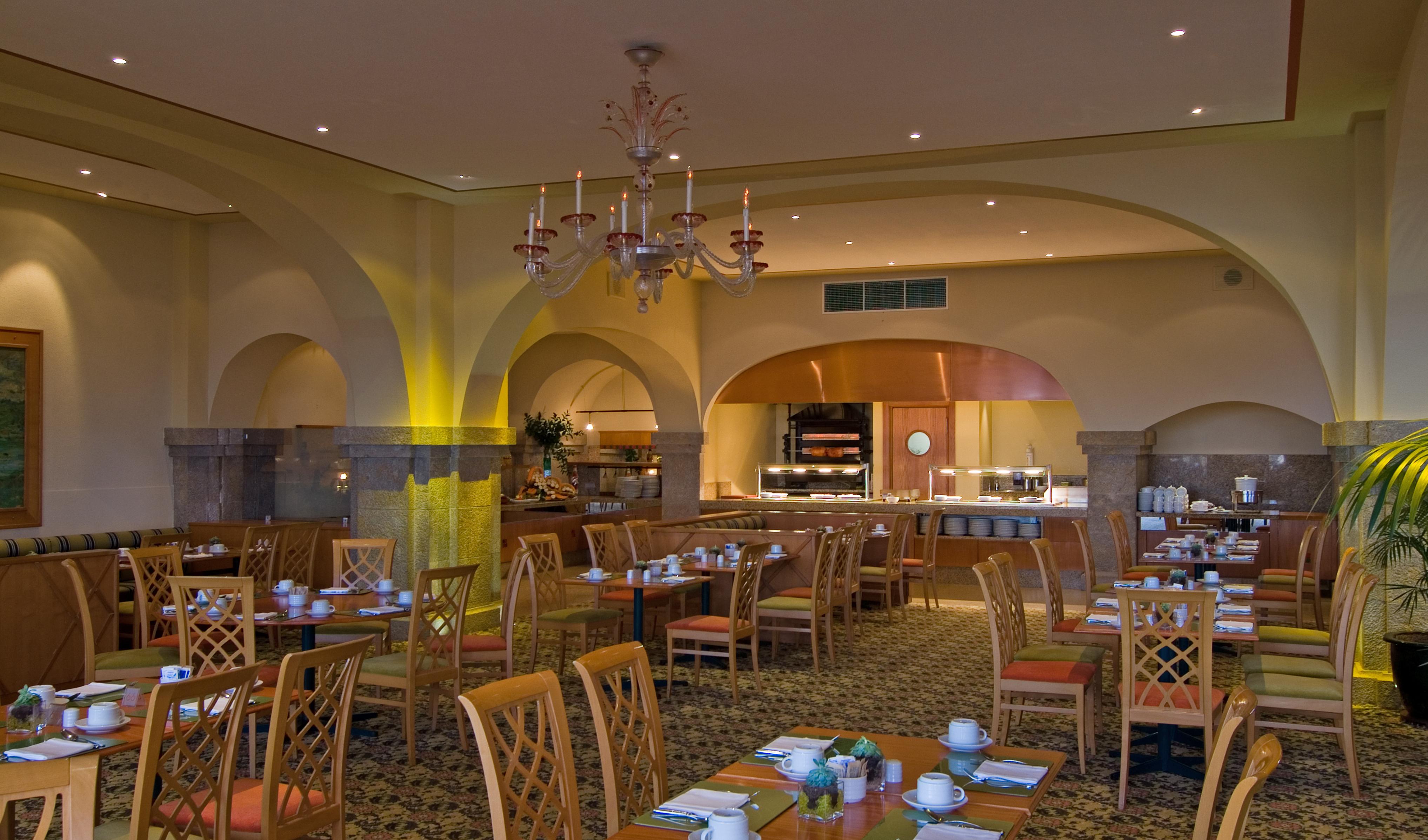 Pestana Carlton Madeira Ocean Resort Hotel Funchal  Exterior foto The restaurant at the Grand Hotel
