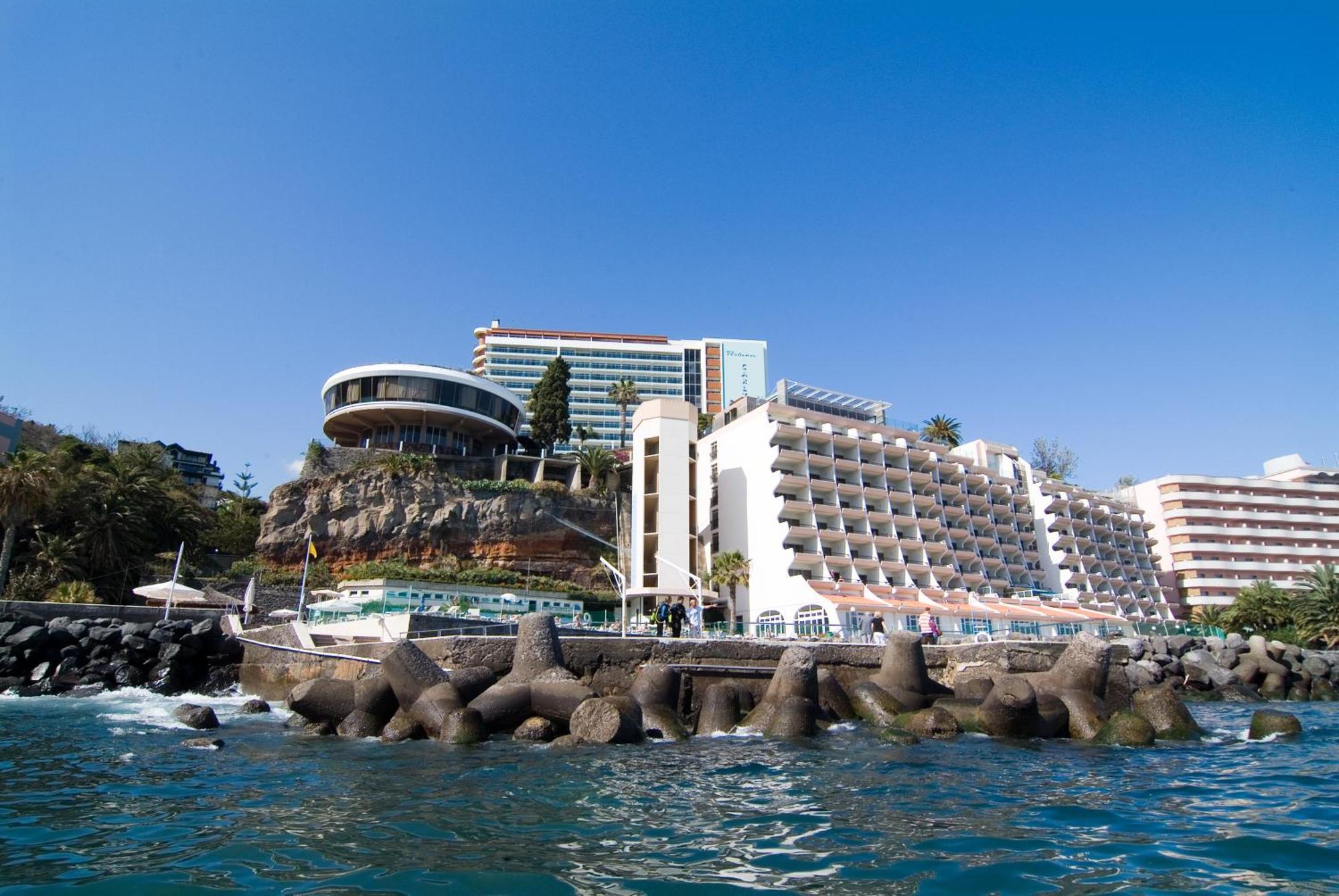Pestana Carlton Madeira Ocean Resort Hotel Funchal  Exterior foto Hotels in Funchal