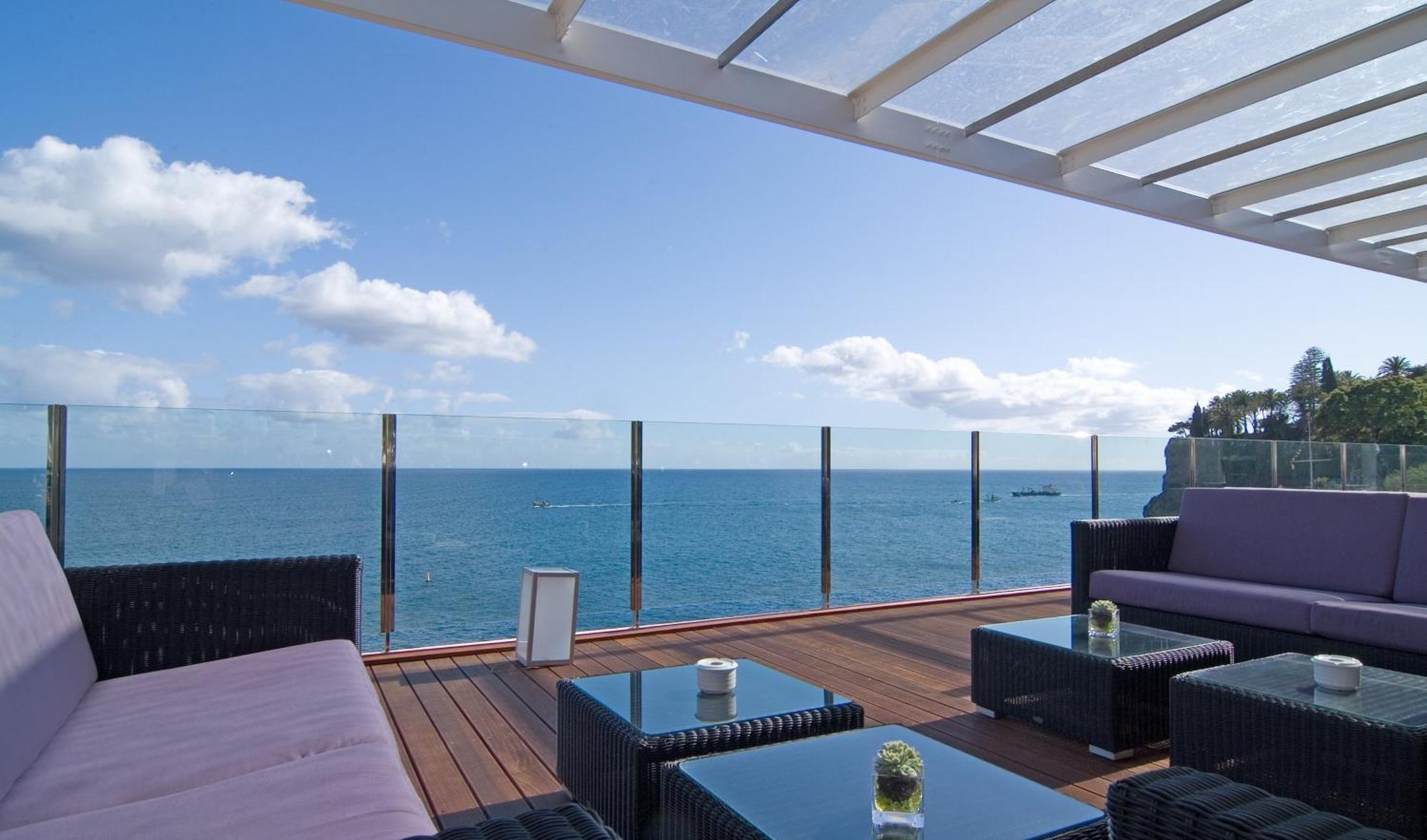 Pestana Carlton Madeira Ocean Resort Hotel Funchal  Exterior foto The Sky Bar