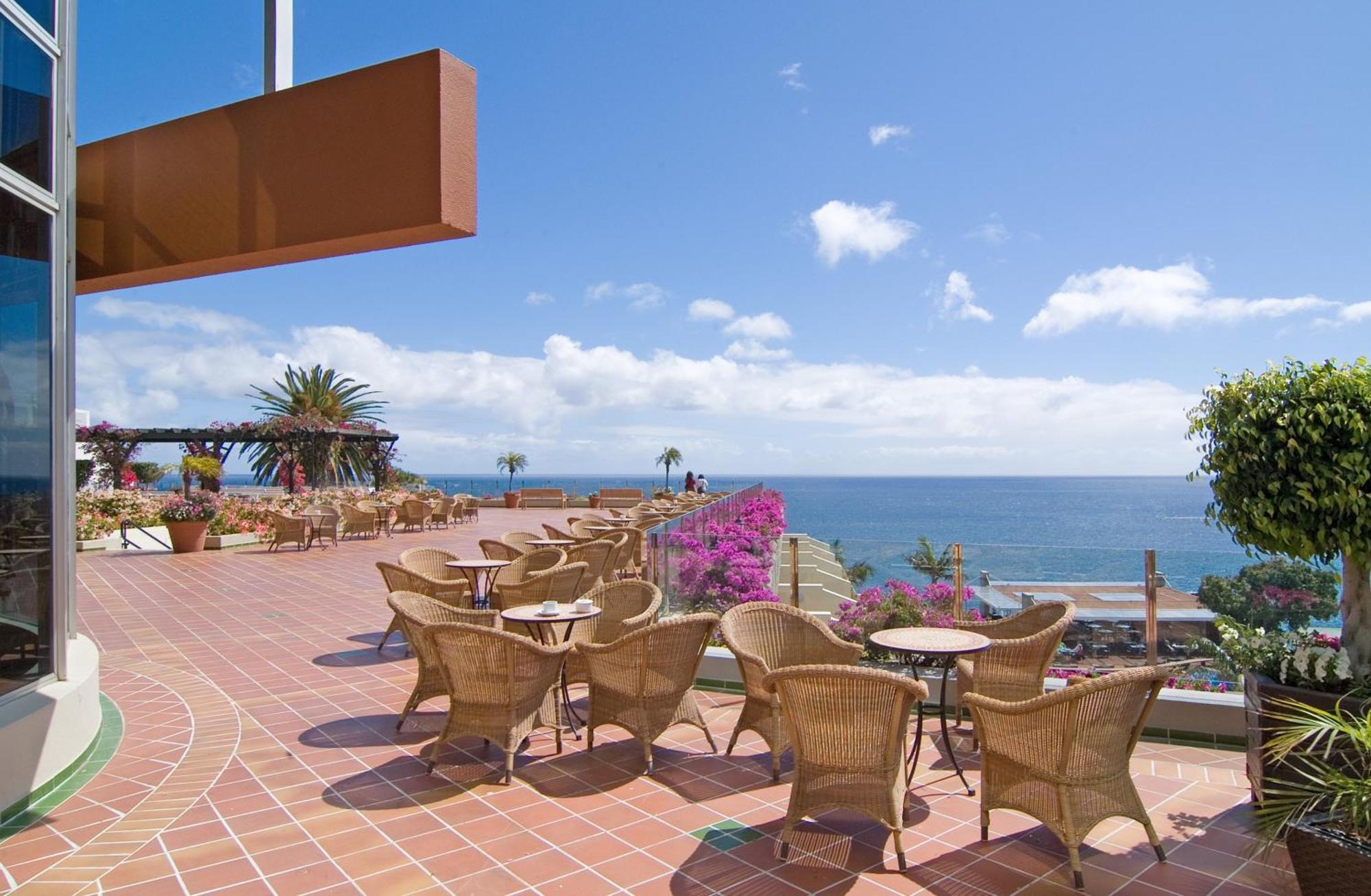 Pestana Carlton Madeira Ocean Resort Hotel Funchal  Exterior foto View from the hotel