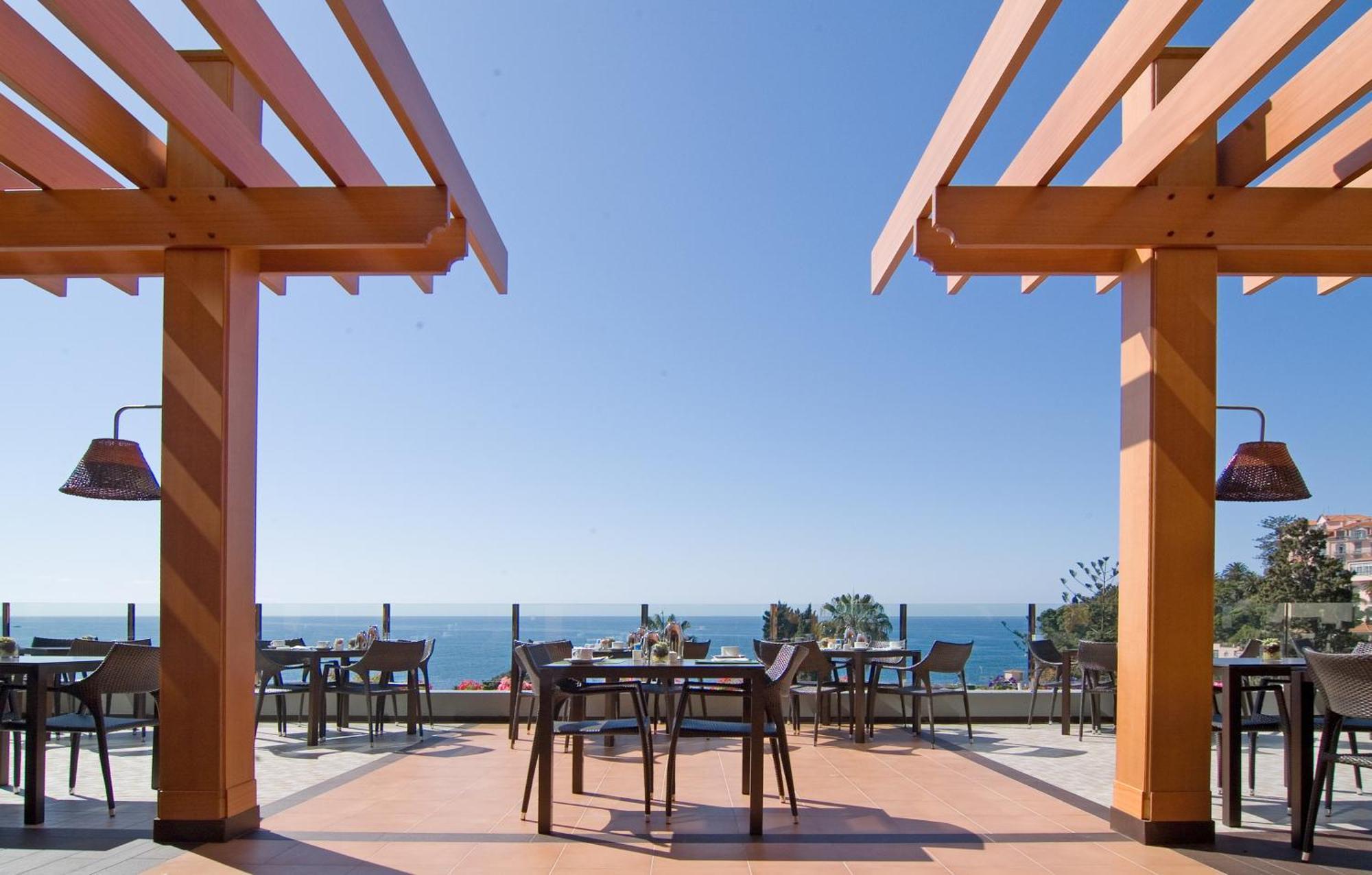 Pestana Carlton Madeira Ocean Resort Hotel Funchal  Exterior foto The Beach Club