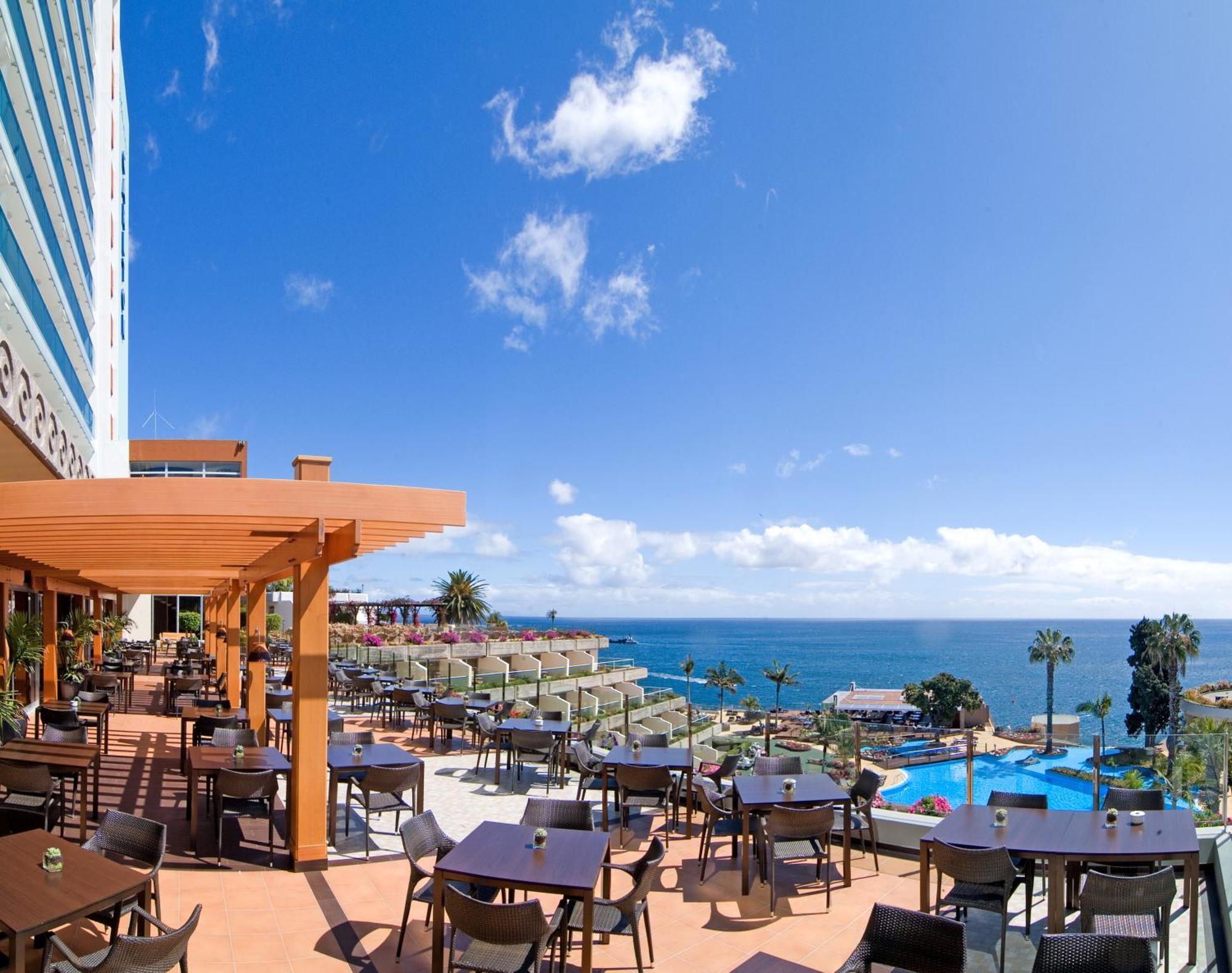 Pestana Carlton Madeira Ocean Resort Hotel Funchal  Exterior foto View from the hotel