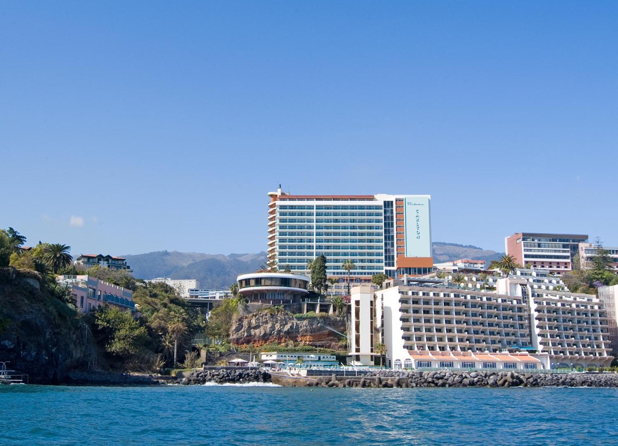 Pestana Carlton Madeira Ocean Resort Hotel Funchal  Exterior foto View of the resort from the ocean