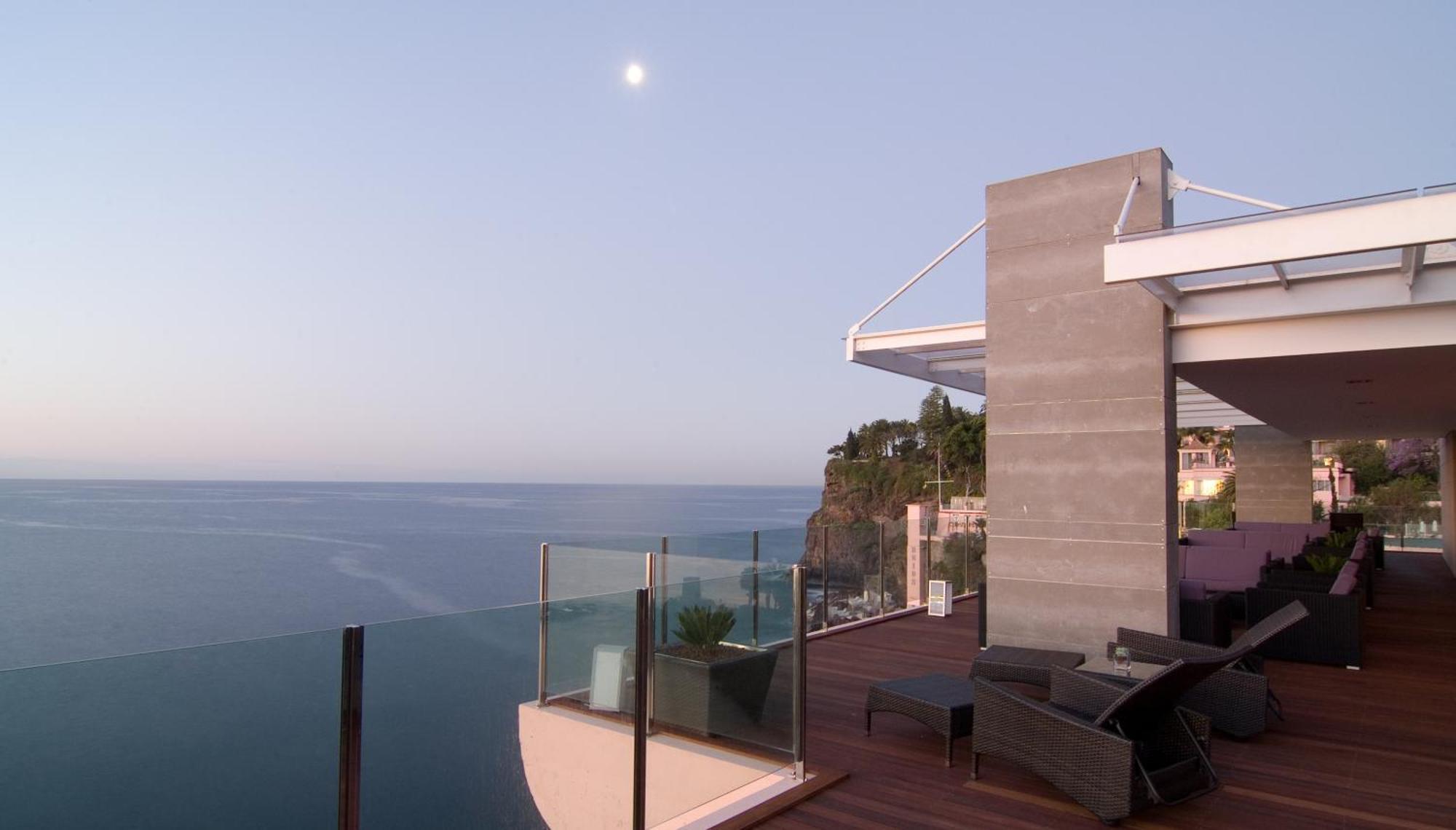 Pestana Carlton Madeira Ocean Resort Hotel Funchal  Exterior foto Villa Blue Diamond