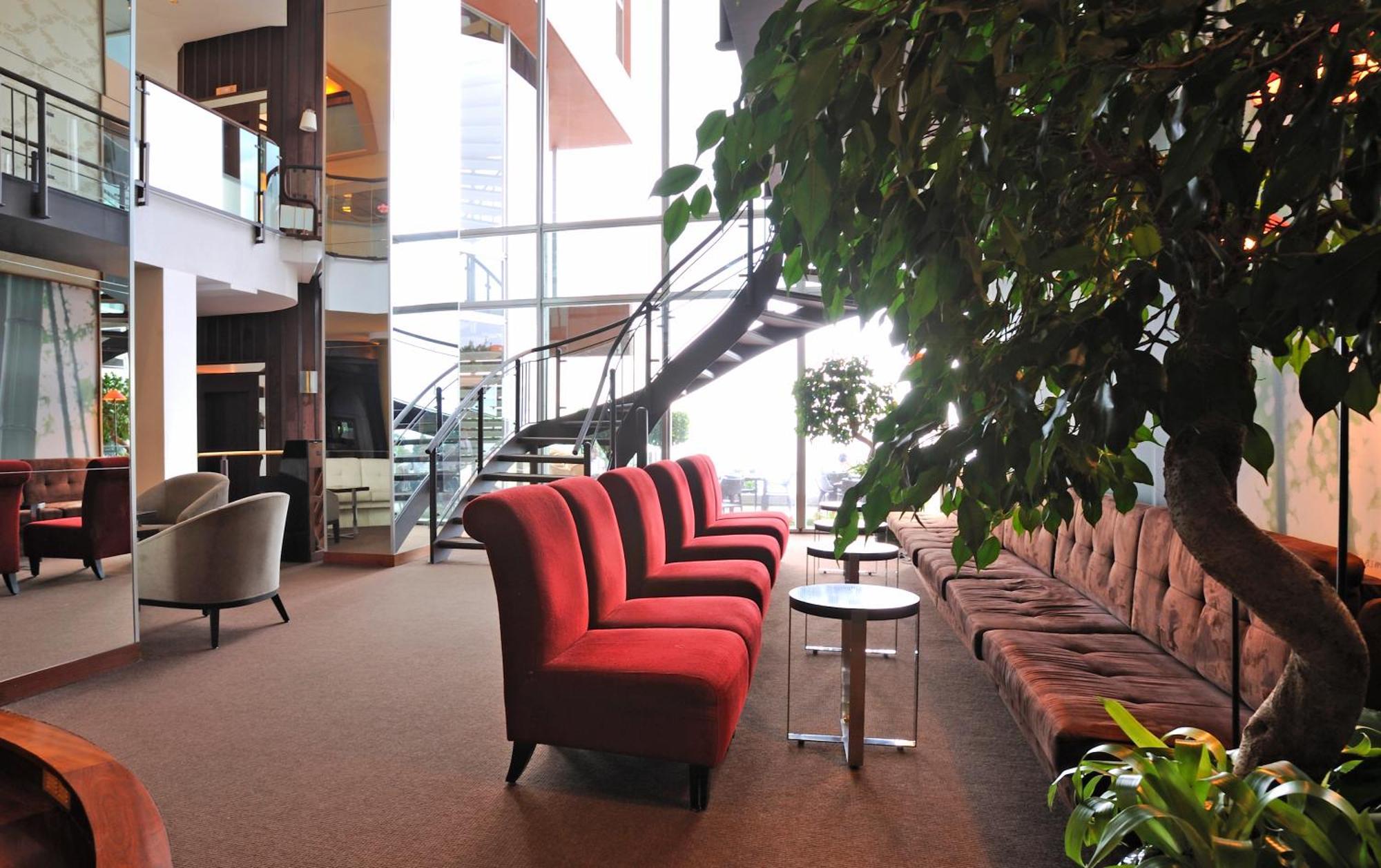 Pestana Carlton Madeira Ocean Resort Hotel Funchal  Exterior foto The interior of the lounge