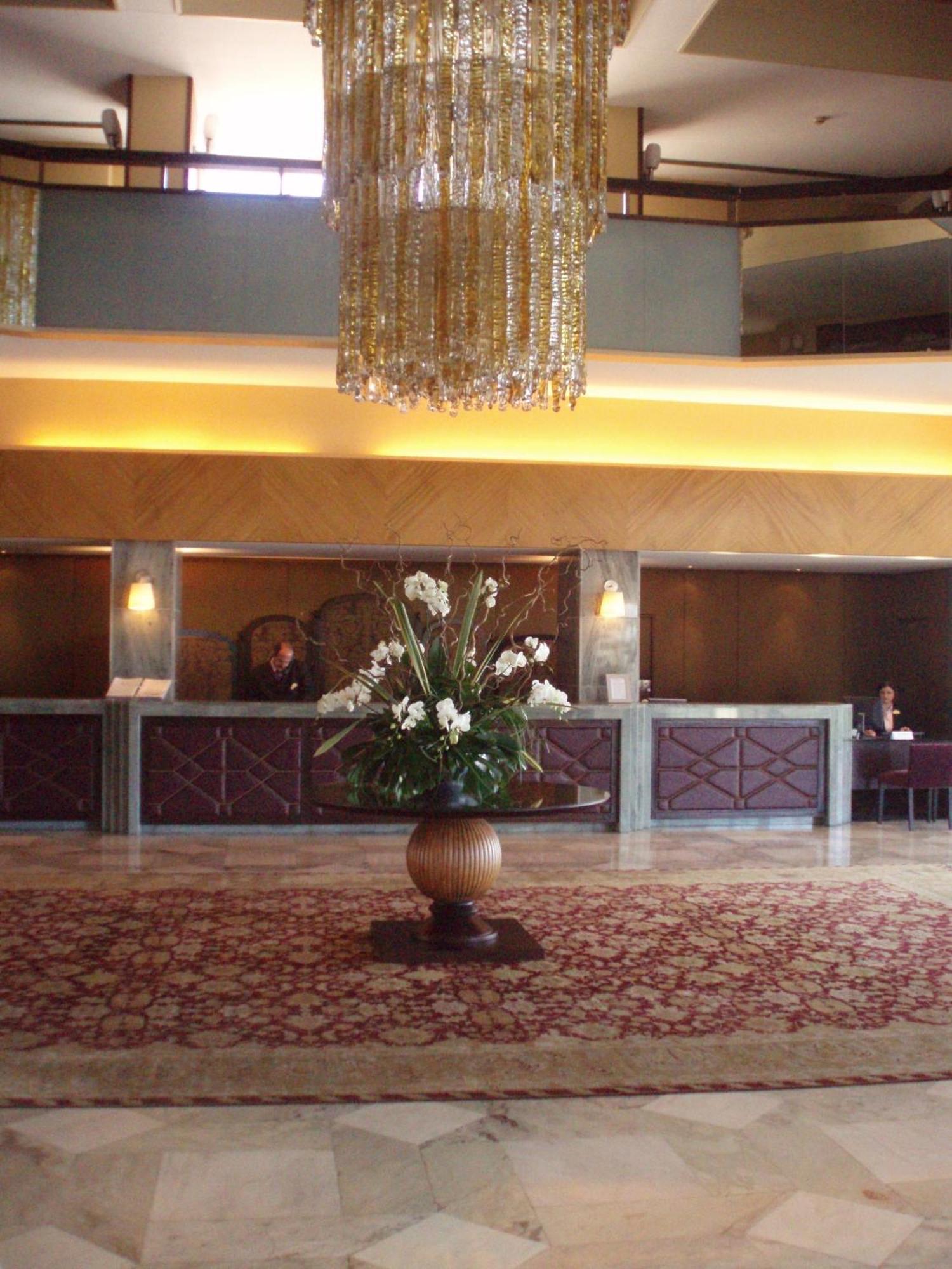 Pestana Carlton Madeira Ocean Resort Hotel Funchal  Exterior foto The lobby of the hotel