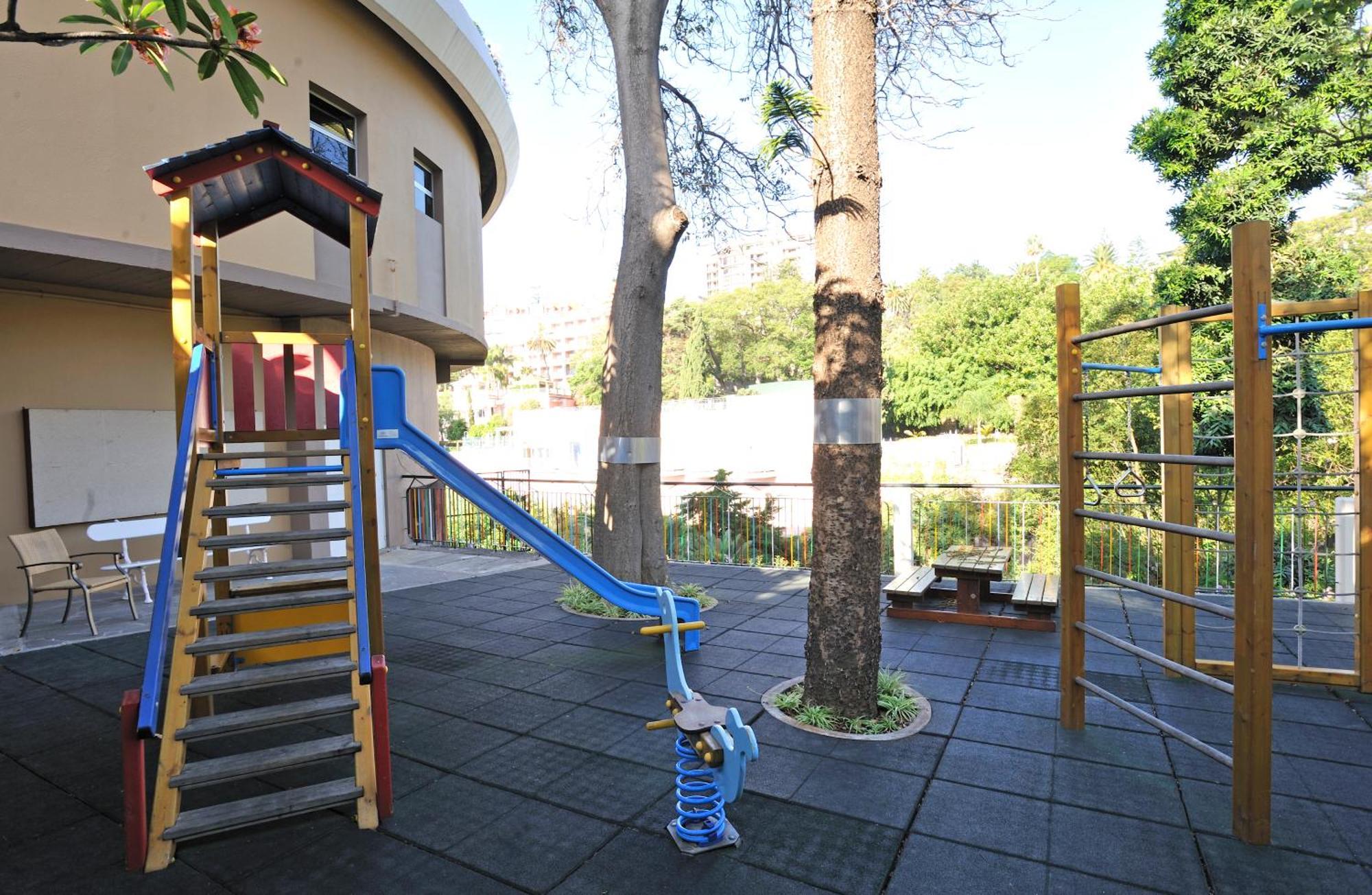 Pestana Carlton Madeira Ocean Resort Hotel Funchal  Exterior foto Playground at the International School of Düsseldorf